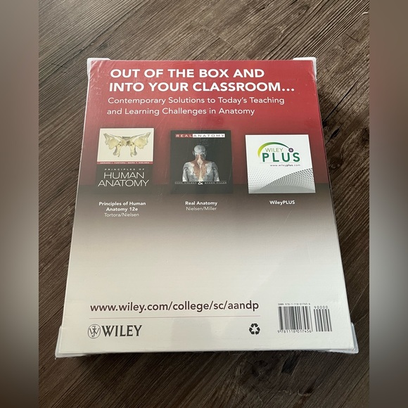 Principles of Human anatomy 12edition + real anatomy - Picture 2 of 3